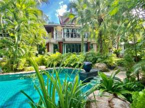 Villa in the Garden, Surin Beach with private spa.